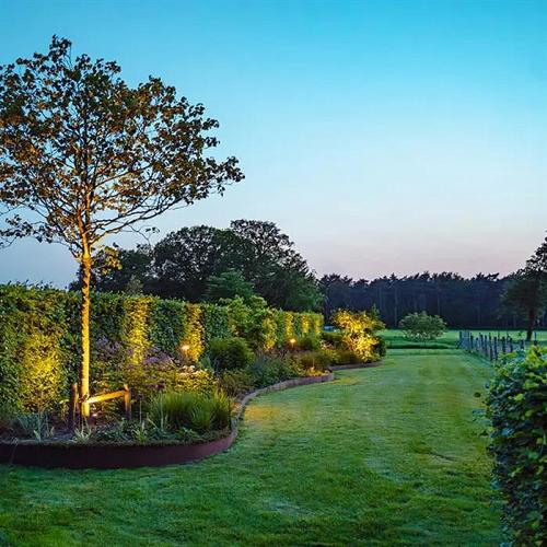 CorTen kantopsluiting 2mm  29x230cm geplet